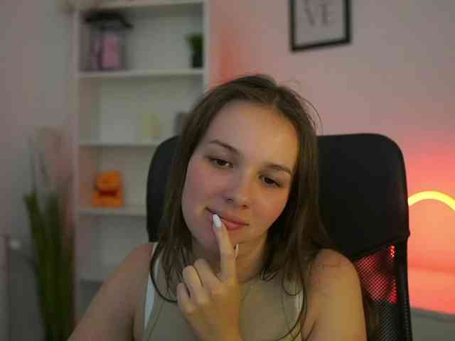 HadeGigi18 webcam