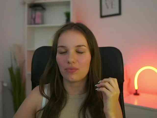HadeGigi18