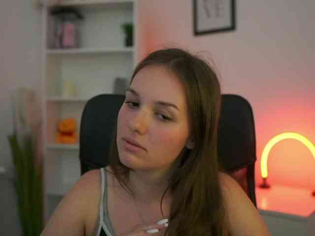 HadeGigi18
