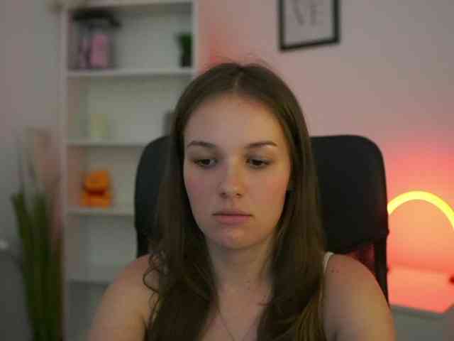 HadeGigi18