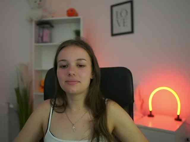 HadeGigi18