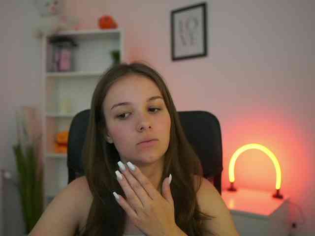 HadeGigi18