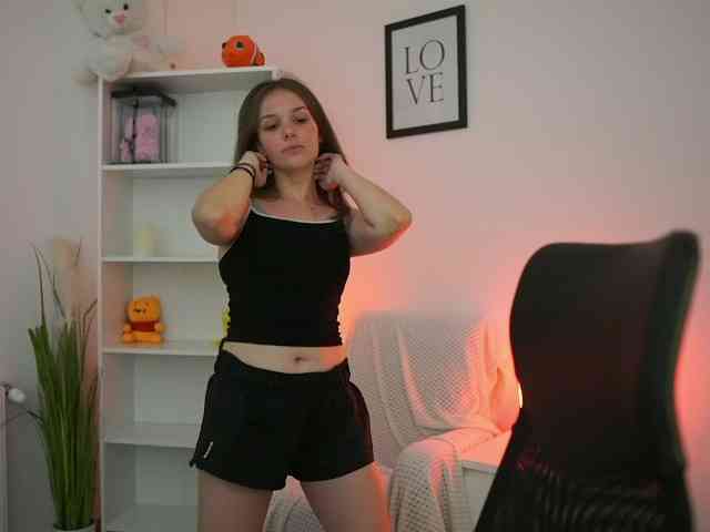 HadeGigi18