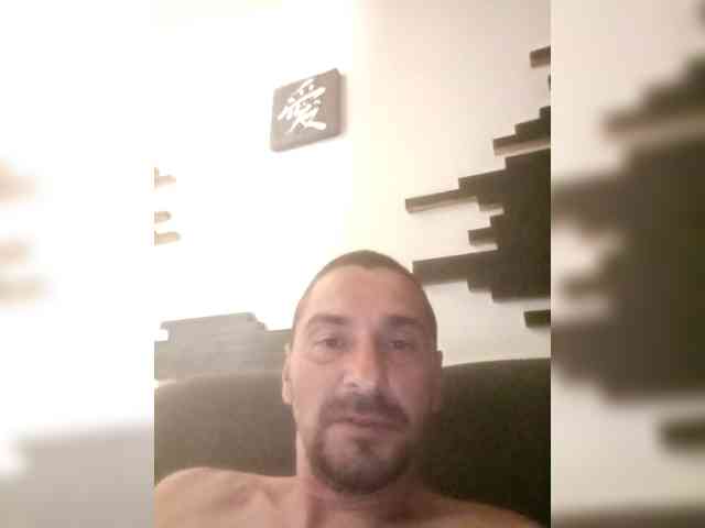 Angreytemnyu Live Webcam on BongaCams