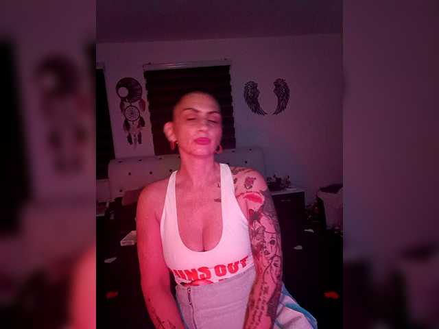 VelvetinkQueen live cam on BongaCams