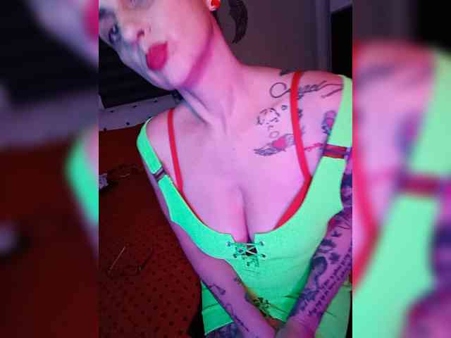 VelvetinkQueen webcam