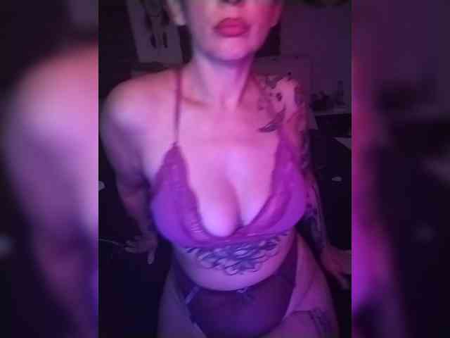 VelvetinkQueen webcam