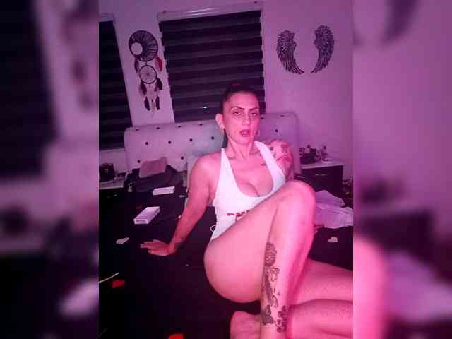VelvetinkQueen webcam