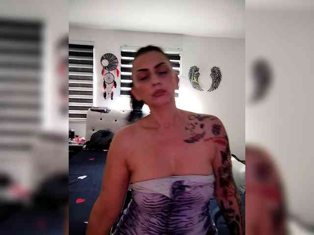 VelvetinkQueen webcam