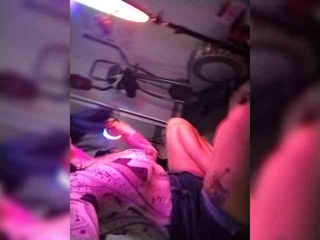 VelvetinkQueen webcam