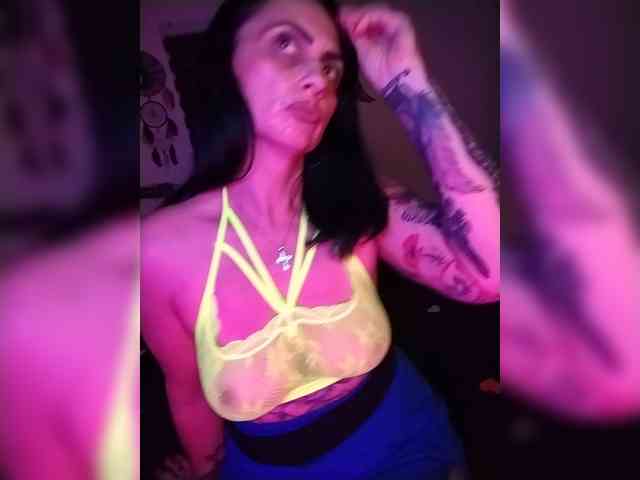 VelvetinkQueen webcam