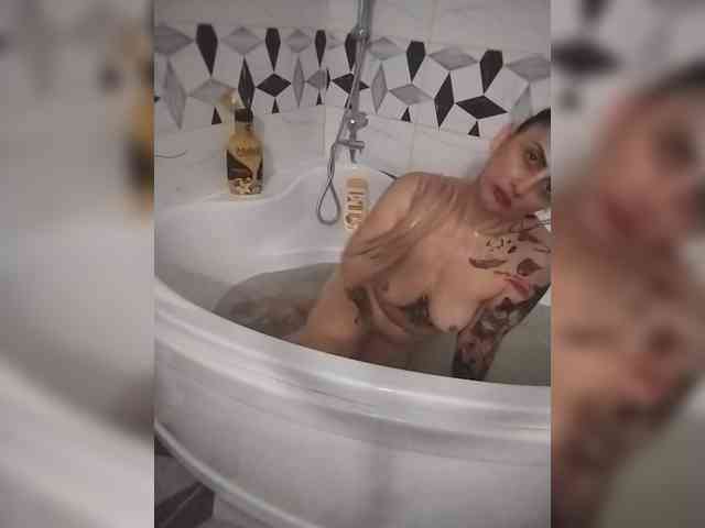 VelvetinkQueen webcam