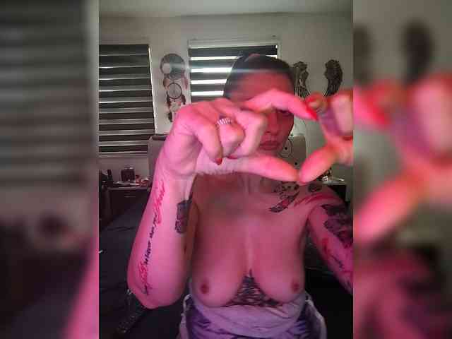 VelvetinkQueen webcam