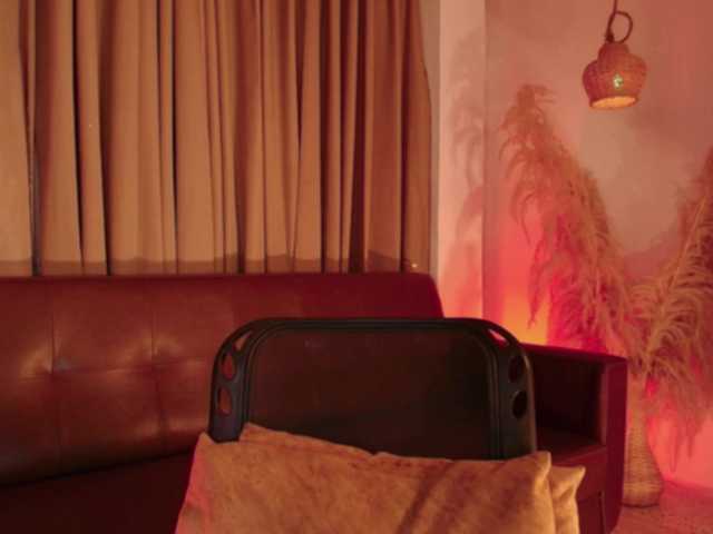 Dulcedeyan live cam on BongaCams