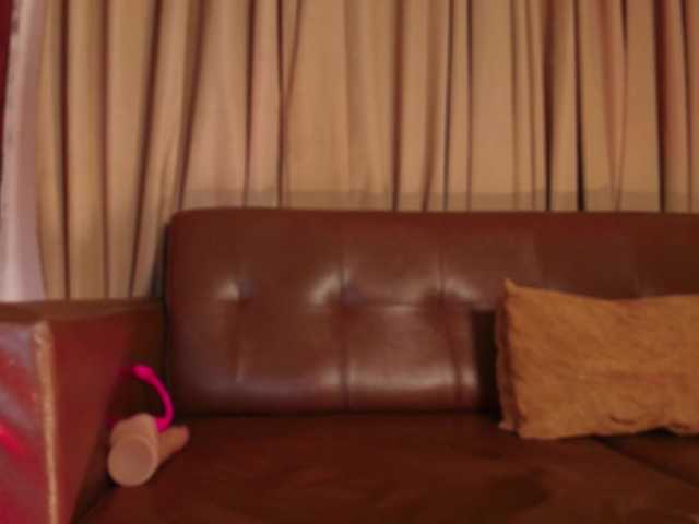 Dulcedeyan live cam on BongaCams