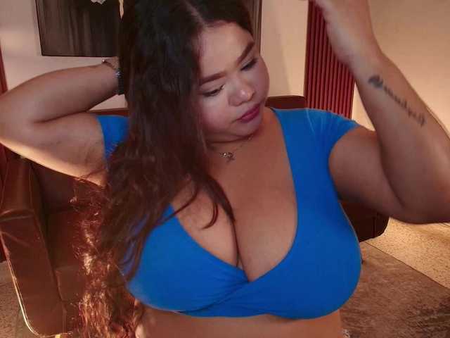 Dulcedeyan live cam on BongaCams