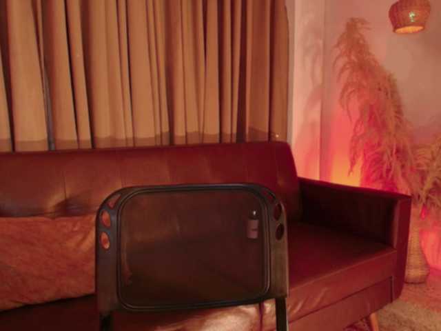 Dulcedeyan live cam on BongaCams