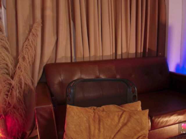 Dulcedeyan live cam on BongaCams