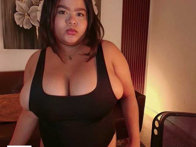 Dulcedeyan live cam on BongaCams