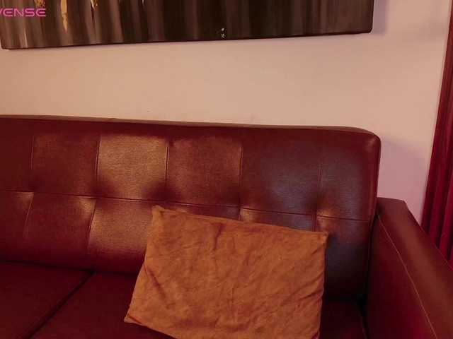 Dulcedeyan live cam on BongaCams