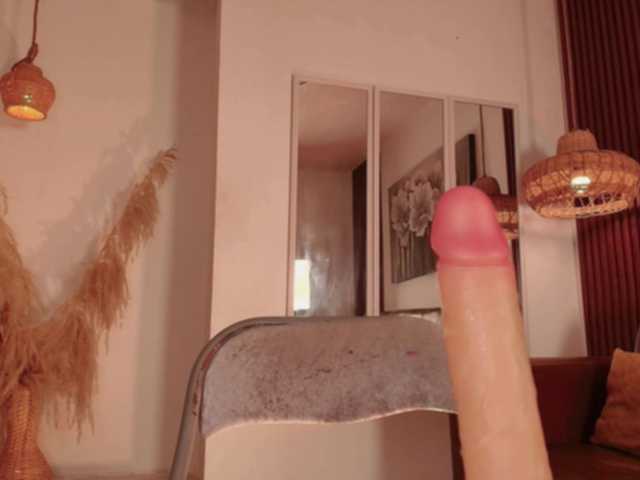Dulcedeyan live cam on BongaCams