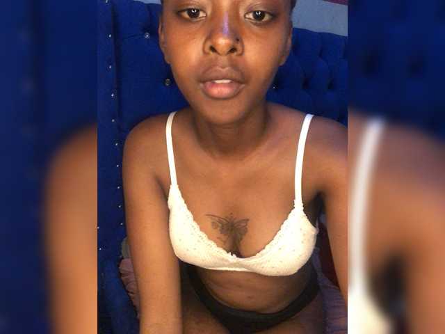 Fluffynishy live cam on BongaCams