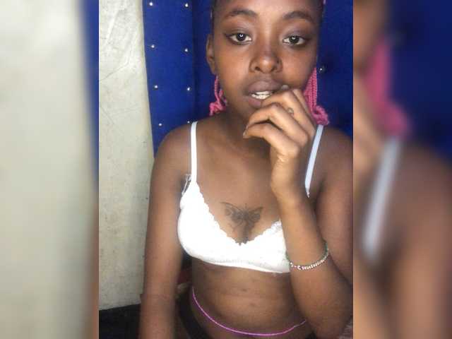 Fluffynishy live cam on BongaCams
