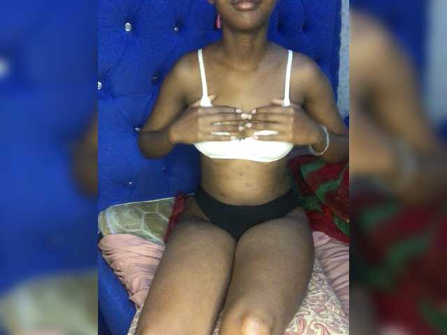 Fluffynishy live cam on BongaCams