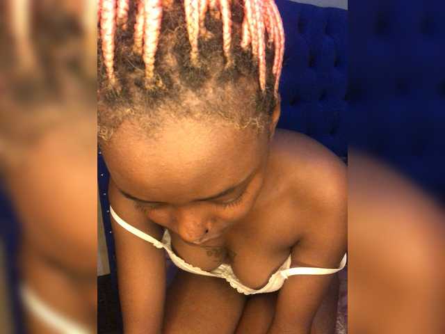 Fluffynishy live cam on BongaCams