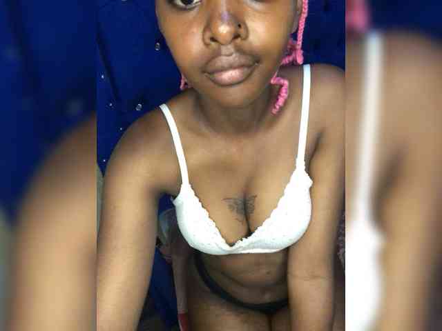 Fluffynishy webcam