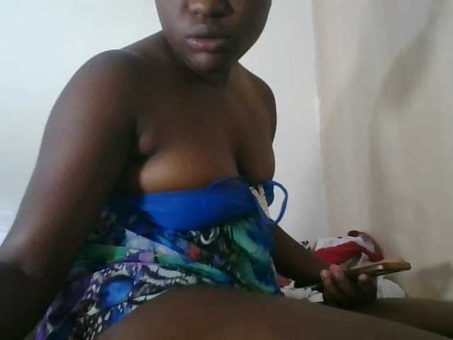Niceone5 live cam on BongaCams