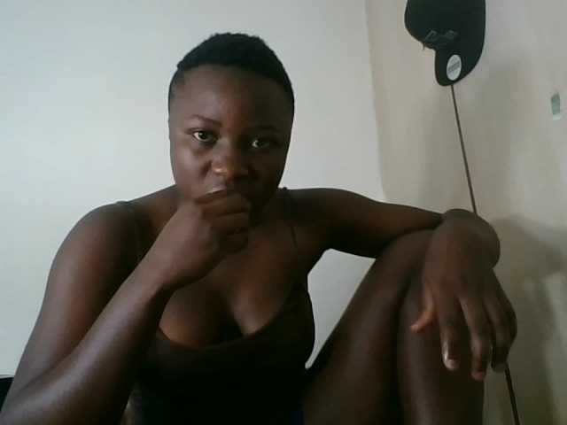 Niceone5 live cam on BongaCams