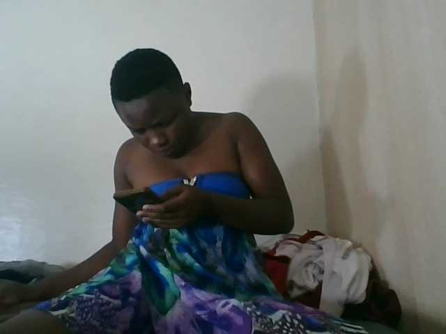 Niceone5 live cam on BongaCams