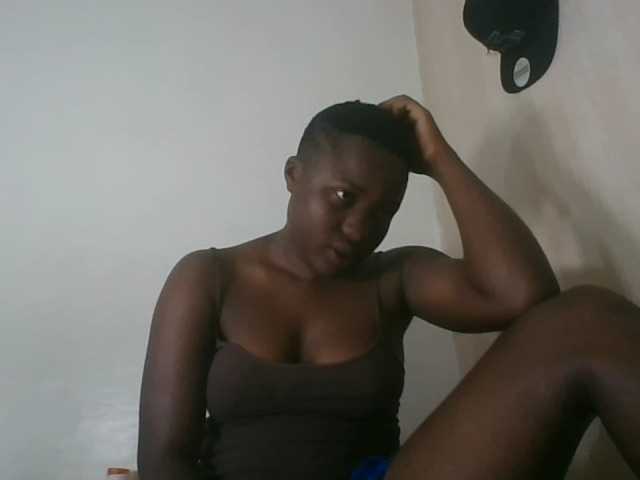 Niceone5 live cam on BongaCams
