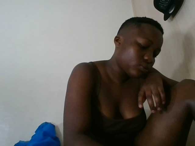 Niceone5 live cam on BongaCams