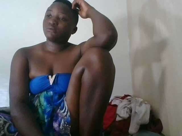 Niceone5 live cam on BongaCams
