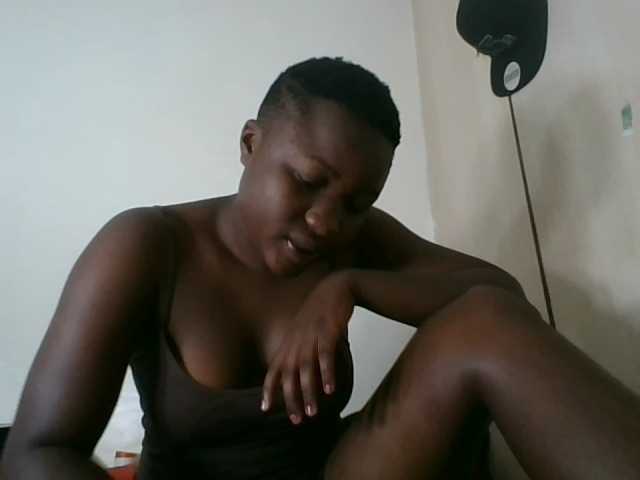 Niceone5 live cam on BongaCams