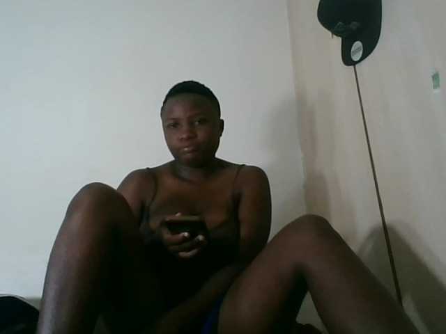 Niceone5 live cam on BongaCams