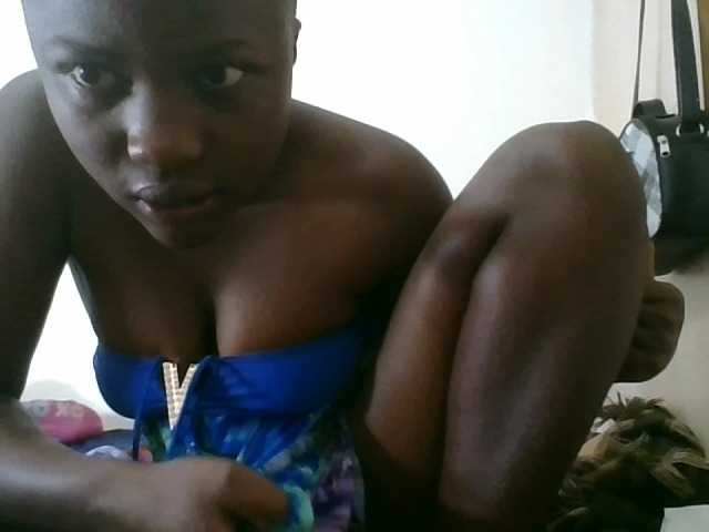 Niceone5 live cam on BongaCams