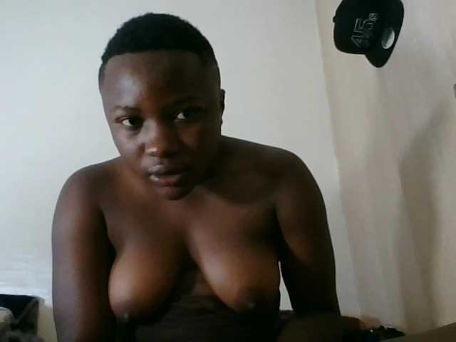 Niceone5 live cam on BongaCams