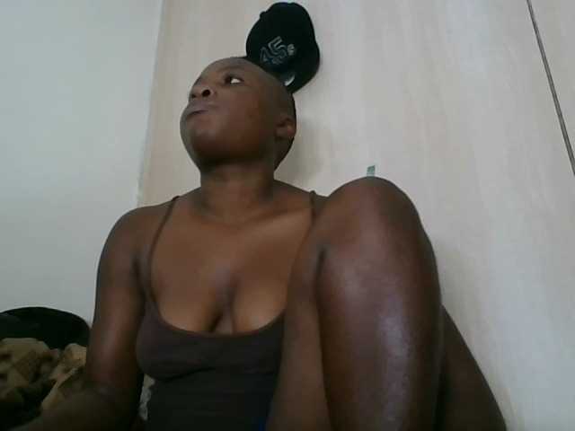 Niceone5 live cam on BongaCams
