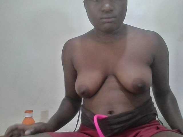 Niceone5 live cam on BongaCams