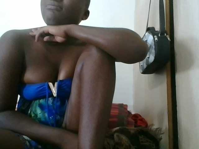 Niceone5 live cam on BongaCams