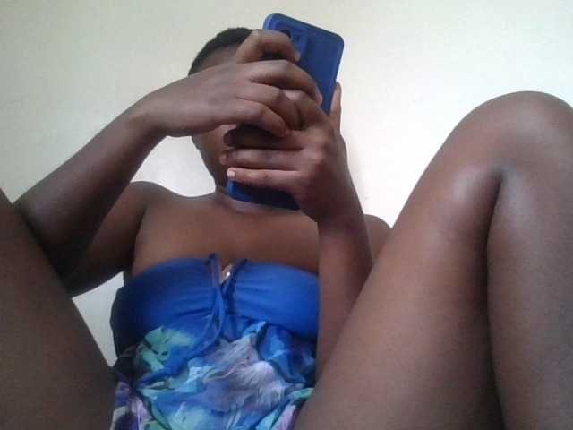 Niceone5 live cam on BongaCams