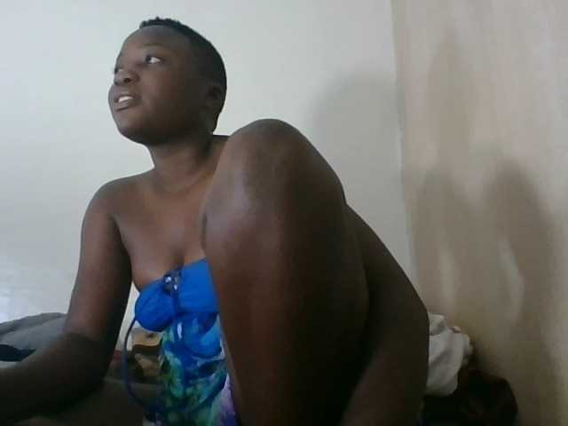 Niceone5 live cam on BongaCams