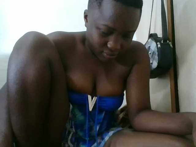 Niceone5 live cam on BongaCams