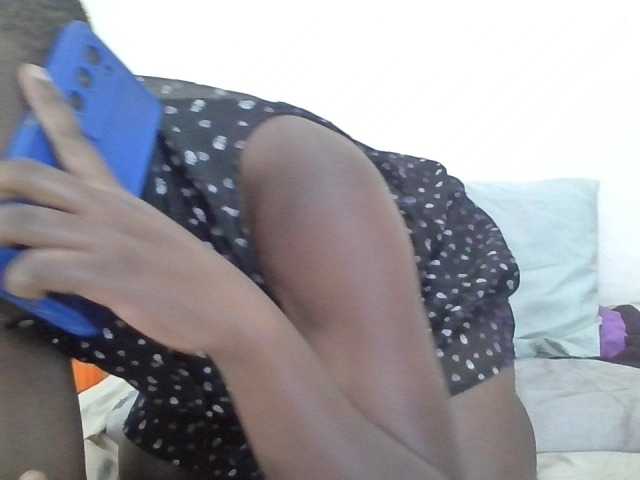Niceone5 live cam on BongaCams