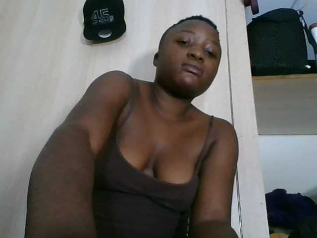 Niceone5 live cam on BongaCams