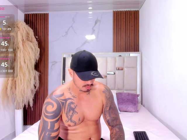 emiily-cutee live cam on BongaCams