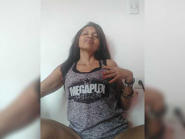 Coty231 live cam on BongaCams